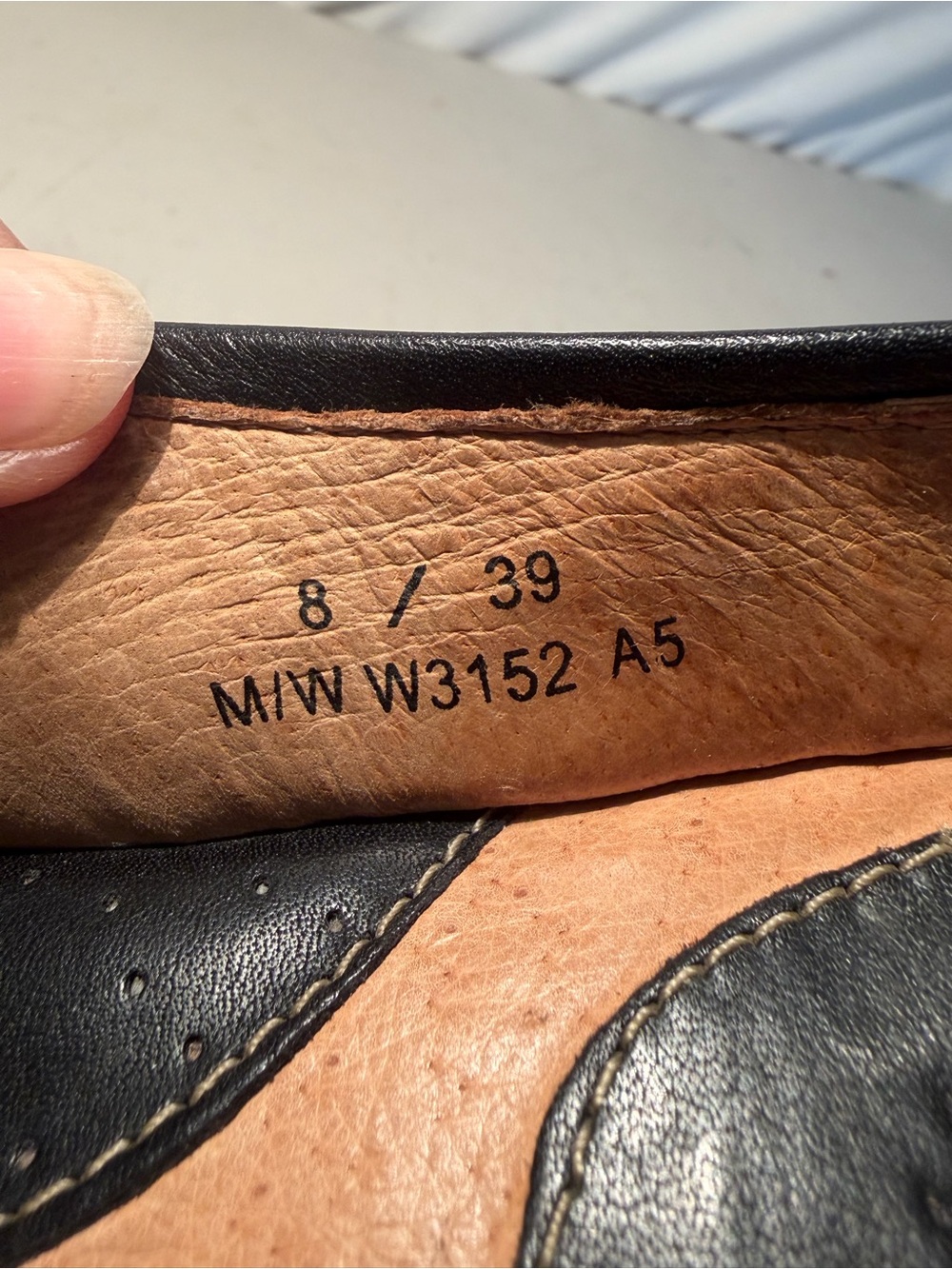 Born Black womens Leather Loafers with Decorative Knot size 8 - Picture 6 of 9